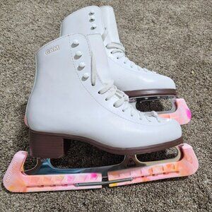 GAM Figure Skates 7.5 C w/ 10¼" Blades + Guardog Covers – White